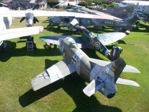 Spitfire MKII v pozadí